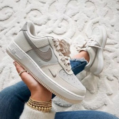 NIKEE AIRFORCE 1 LOW OREWOOD MOON