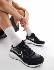 Nikee Zoom X Vomero 17 Black white