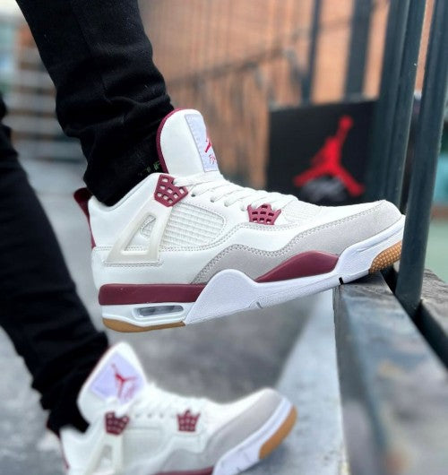 NIKEE SB X AIR JORDAN 4 SP VARSITY RED