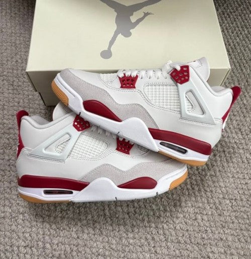 NIKEE SB X AIR JORDAN 4 SP VARSITY RED