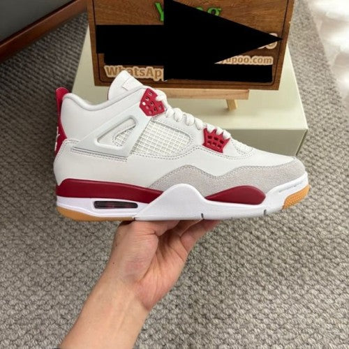 NIKEE SB X AIR JORDAN 4 SP VARSITY RED