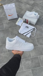 video, Nike White Unnisex Shoes
